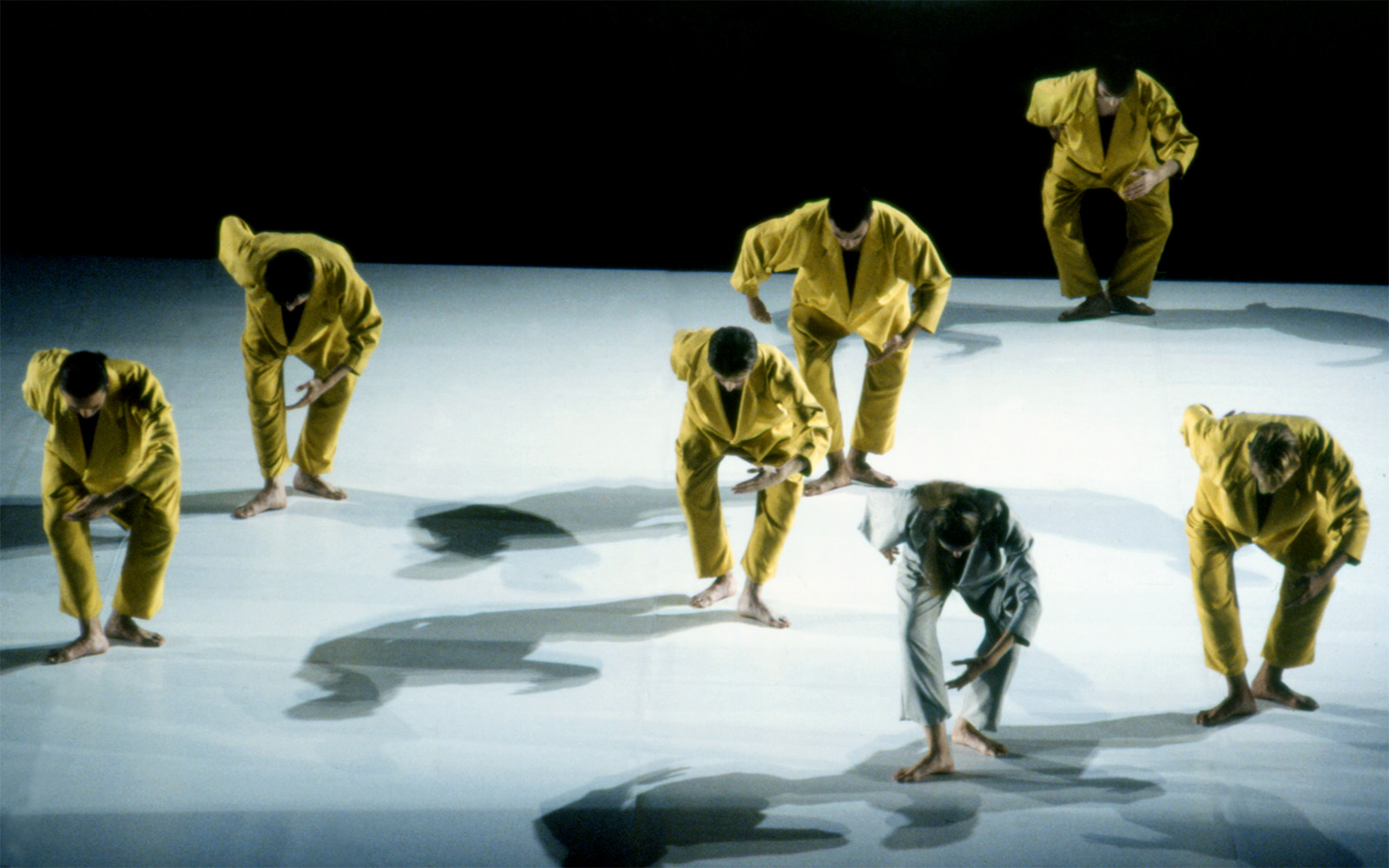 Trisha Brown: Foray Foret, Pour MG: The Movie, One story as in falling